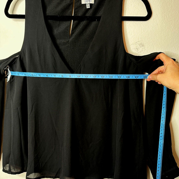 Tobi Black Cold Shoulder Long Sleeve Flowy V-Neck Keyhole Back Blouse M - Picture 13 of 15